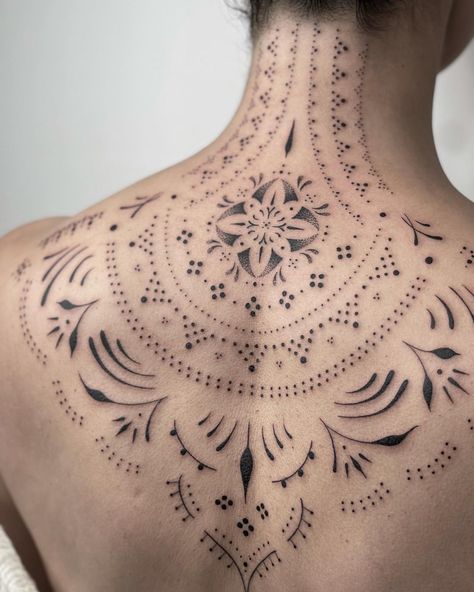 Blum Ttt Tattoo, Awesome Tattoos For Women, Female Body Art, Female Design, Delicate Tattoo, Full Body Tattoo, Awesome Tattoos, Celtic Patterns, Cover Up Tattoos