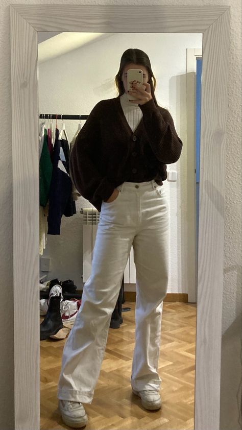 Trendy Church Outfit, White Turtleneck Outfit, Japan Outfits, Turtleneck Outfit, Make An Outfit, White Tennis Shoes, White Turtleneck, School Outfit Ideas, Formal Outfits