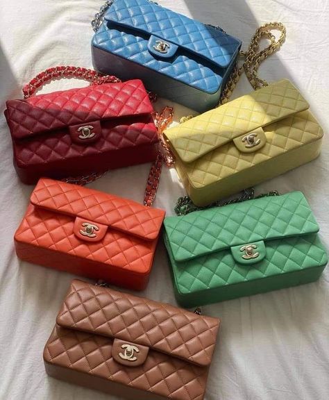 Chanel Classic Flap Bag, Chanel Jumbo, Chanel Flap Bag, Classic Flap Bag, Chanel Mini, Luxury Purses, Bvlgari Bags, Chanel Bags, Burberry Bag