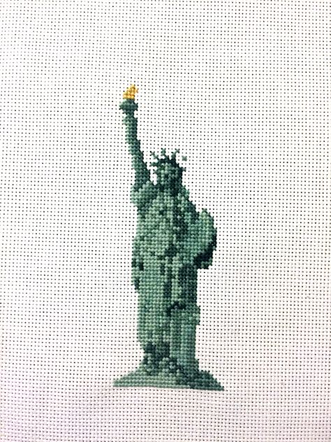 Gifts I Made - New York Cross Stitches from Hugs are Fun New York Cross Stitch, Stitch Presents, Diamond Dotz, Needlework Crafts, The Statue Of Liberty, Stitch Ideas, Cross Stitches, City Scene, Stitch 2