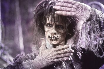 13 Behind-The-Scenes Secrets Of "Hocus Pocus" From Billy The Zombie Billy Butcherson Hocus Pocus, Billy Butcherson, Hocus Pocus 1993, Hocus Pocus Movie, Doug Jones, Best Halloween Movies, Halloween 2015, Movie Monsters, Halloween Movies