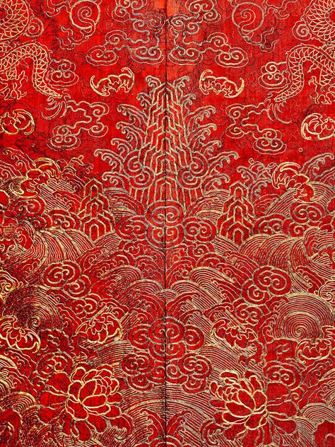 China: Through the Looking Glass Chinese Aesthetic, Chinese Pattern, Art Chinois, Chinese Embroidery, Art Costume, Costume Institute, Art Japonais, Chinese Patterns, Through The Looking Glass