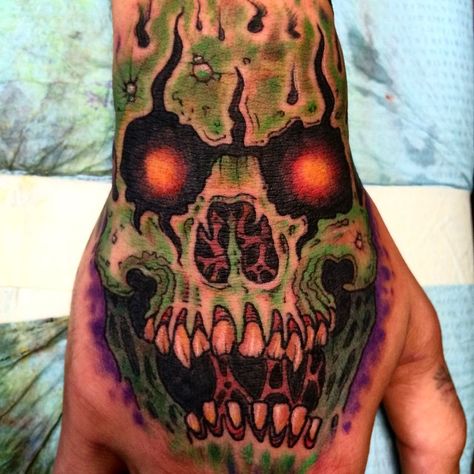 Satanic Hand Tattoo, Zombie Traditional Tattoo, Zombie Tattoo Design, Zombie Hand Tattoo, Epic Tattoos, Skulls Design, Satanic Tattoos, Zombie Tattoos, Arte Zombie