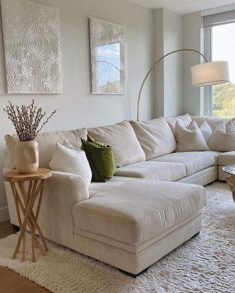 Living Room Greige Couch, Nyc Living Room Aesthetic, Clean Girl Living Room, Corner Apartment Living Room, Apartment Couch Ideas, Homey Apartment Living Room, L Couch Living Room, Clean Living Room Aesthetic, Simple Luxury Living Room