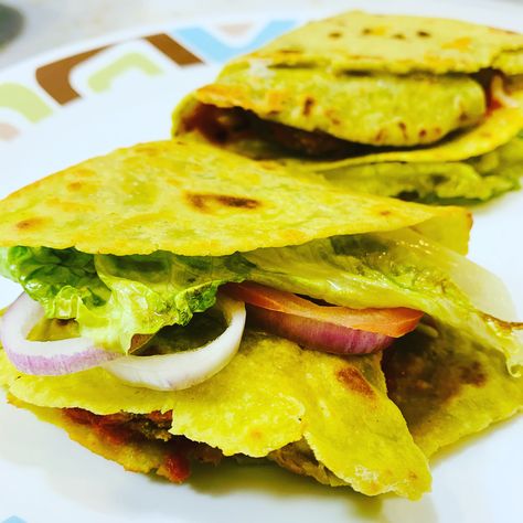 Home made Avocado Tortilla and vegitable patty ... Avocado Wraps Recipes, Avacado Tacos, Avocado Tortilla Wrap, Avocado Wrap Recipes, Avocado Quesadilla, Crispy Avocado, Homemade Wraps, Avocado Tortilla, Egg Tortilla