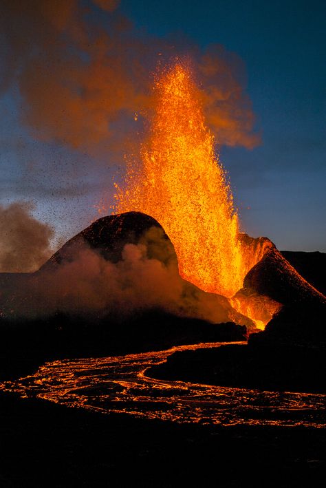 Volcano Pictures, Iceland Volcano, Strait Of Gibraltar, Molten Lava, Lesser Antilles, Ring Of Fire, Earth Surface, Active Volcano, Dark Skies