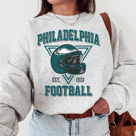 Gameday Shirts, Retro Attire, Eagles Sweatshirt, Packers Sweatshirt, Vintage Philadelphia, Football Vintage, Christmas Clothing, Shirt Prints, Holiday Apparel