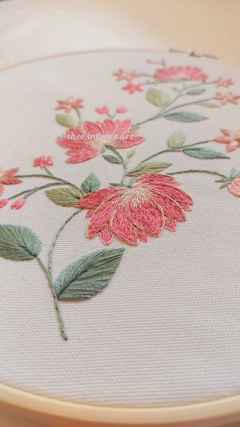 Floral Thread Embroidery, Lace Beadwork, Hand Embroidered Flower, Embroidery Scarf, Infinite Art, Travel Art Journal, Hand Embroidery Patterns Flowers, Dress Embroidery, Flower Pattern Design