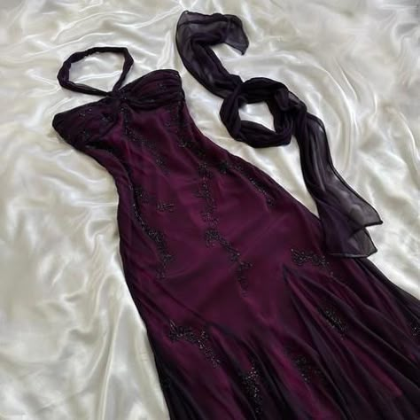 Jasminé 🥀🌙🧧 's Shop - Depop Hand Beaded Dress, Black And Purple Prom Dress, 90s Dresses Formal, Purple Dress Formal Classy, Prom Dresses Y2k, 80s Formal Dress, Purple Dress Aesthetic, Dark Purple Prom Dress, Gown Graduation