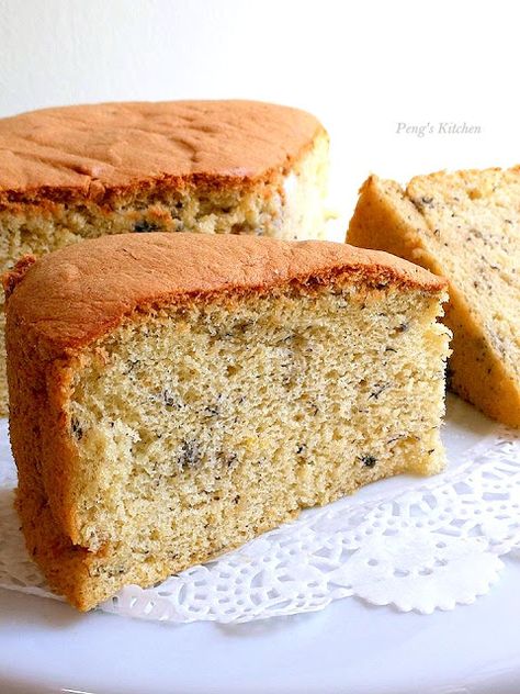 Banana Sponge Cake, Rich Banana Bread, Ogura Cake, Mini Fruit Tarts, Molten Cake, Banana Cake Recipe, Sponge Cake Recipes, Lemon Poppy, Bread Recipes Sweet