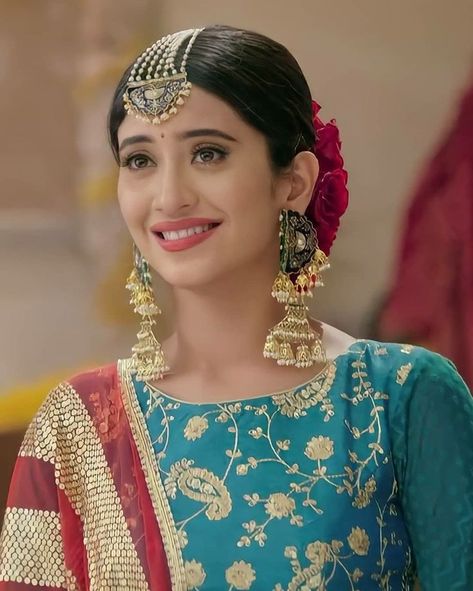 Naira Dresses In Yrkkh, Naira Dresses, Wedding Hijab Styles, Shivangi Joshi Instagram, Women's Day 8 March, Cotton Saree Blouse Designs, Pranali Rathod, Indian Bride Outfits, Shivangi Joshi