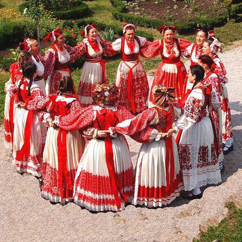 Posavina Croatian Folklore, Slavic Dress, Croatian Culture, Croatia Pictures, Folklore Clothing, Croatia Culture, Wallpaper Violet, Iphone Wallpaper Violet, Folklore Fashion