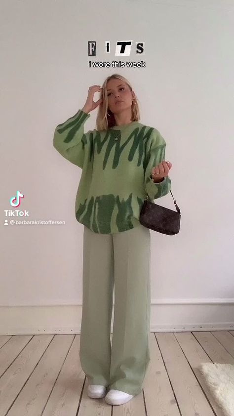 Outfits With Nike Air Force, Nike Air Force Green, Air Force Green, Swaggy Clothes, Paris Fits, Barbara Kristoffersen, Green Trousers, Lets Try, Interview Outfit