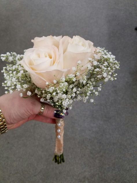 Bouquets Of Flowers Prom, Small Bouquets For Prom, Small Bridal Bouquets Pink, Small Bride Bouquet Simple, Court Wedding Bouquet, Rose And Babysbreath Bouquet, 3 Rose Bouquet Simple, Mini Bouquet For Bridesmaid, Small Pink Bouquet Simple