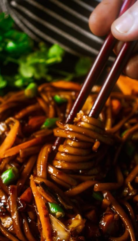 Fry Noodles Recipe, Spicy Noodles Recipe, Udon Stir Fry, Stir Fry Noodles Recipe, Udon Recipe, Yaki Udon, Fry Noodles, Noodle Recipes Easy, Chinese Cooking Recipes