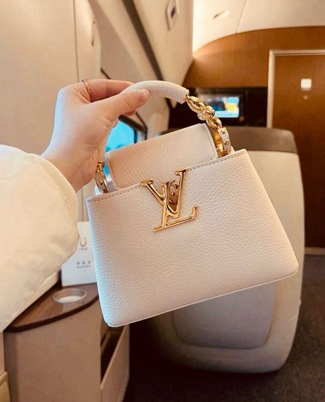 Tas Lv, Sac Louis Vuitton, Expensive Bag, White Louis Vuitton, My Style Bags, Trendy Purses, Luxury Bags Collection, Handbag Essentials, Bag Obsession