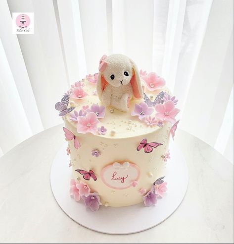 Bunny Cakes Birthday Kids, Bunny Cake Birthday, Rabbit Theme Cake, Birthday Cake Rabbit, Bunny Theme Cake, Bunny Cake Ideas, Bunny And Butterfly, Baby Cake Design, Cake Bunny