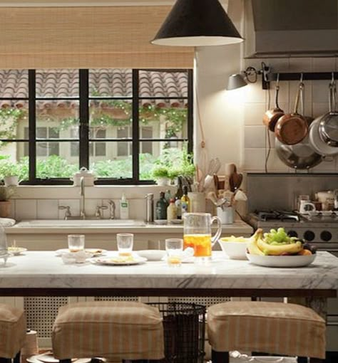 It’s Complicated Movie Kitchen, Nancy Meyers Movie Interiors, It's Complicated Kitchen, It’s Complicated Movie, It’s Complicated Kitchen, Nancy Meyers It’s Complicated, Its Complicated Kitchen, Nancy Meyers House Aesthetic, Nancy Meyers Cottage