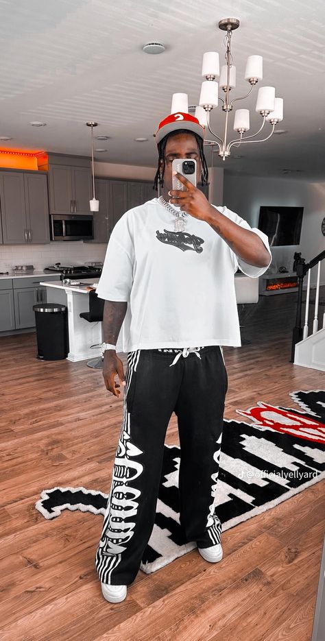 Jd Outfits, Summer Streetwear Men Outfit, Guys Fashion Swag, Men Streetwear Fashion, Streetwear Tshirt Design, Drippy Outfit, Drip Outfit Men, Black Men Fashion Swag, Black Men Street Fashion