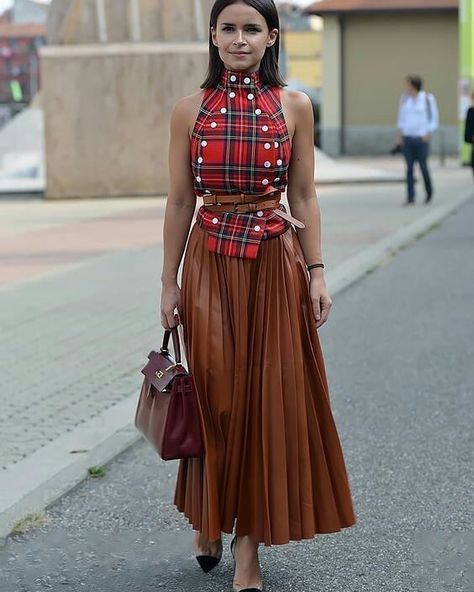 😍 😍 😍 😍 😍 😍 💜 💜 💜  #anythingstyle #fabulous #fashionista #fashionweek #fashiongram #fashionlover #fashionblogger#annaparischic… Dark Academia Outfit Winter, Accordion Skirt, Dark Academia Outfit, Eccentric Style, Embellished Skirt, Outfit Winter, Fall Skirts, Plaid Tops, Dark Academia