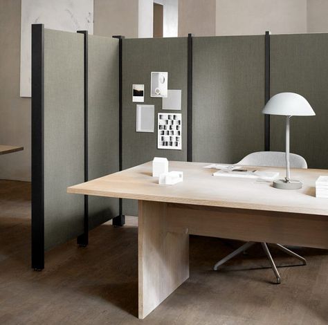 Kyoto - Zilenzio Note Design Studio, Office Office, Bureau Design, Notes Design, Design Del Prodotto, Wood Dining Chairs, Cubicle, Note Design, 인테리어 디자인