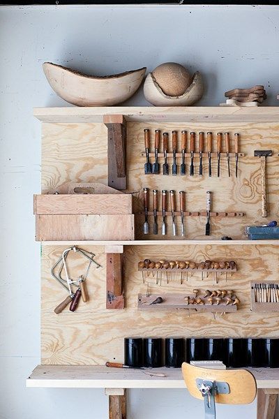 Rustic Workspace, Jewelry Bench, Jewellery Studio, Woodworking Bed, Workshop Studio, Woodworking Joinery, Studio Organization, Design Wood, Woodworking Bench