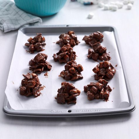 S’mores No-Bake Cookies Smores Recipes, Cookies Without Brown Sugar, Cookies No Bake, No Bakes, 3 Ingredient Desserts, Peanut Butter Balls Recipe, Basic Cookies, Bake Easy, Easy Peanut Butter Cookies