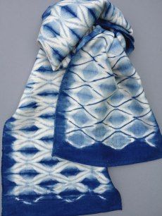 Woven Shibori, Stitched Shibori, Weaving Structure, Shibori Scarf, Fabric Dyeing Techniques, Shibori Designs, Textile Dyeing, Shibori Fabric, Shibori Techniques