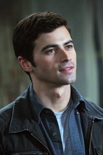 Young John Winchester Michael Supernatural, Matt Cohen, Supernatural Actors, David Gray, Supernatural Wallpaper, John Winchester, Supernatural Pictures, Supernatural Dean Winchester, Alec Lightwood