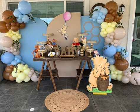 Winnie the Pooh Themed Baby Shower Decorations and Favors – Baby Shower Ideas 4U Pooh Decorations, Pooh Baby Shower Games, Pooh Baby Shower Ideas, Free Baby Shower Games, Winnie The Pooh Themes, Giraffe Birthday, Winnie The Pooh Baby Shower, Bear Cake Topper, Pooh Birthday