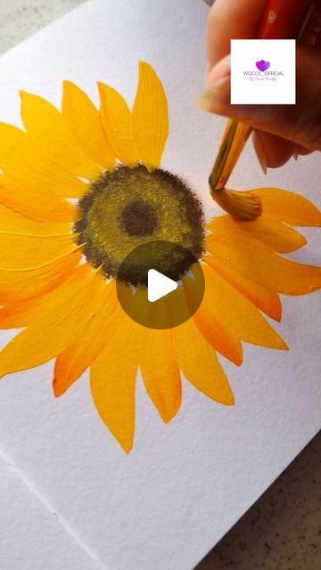 Cute Flower Drawing Aesthetic, Sunflower Painting Acrylic Tutorial, Sunflower Drawing Aesthetic, Paint Sunflowers Acrylics, How To Paint A Sunflower, How To Paint Sunflowers Acrylic, Sunflower Fabric Painting, Paint Sunflowers Easy, Acrylic Paint Sunflowers