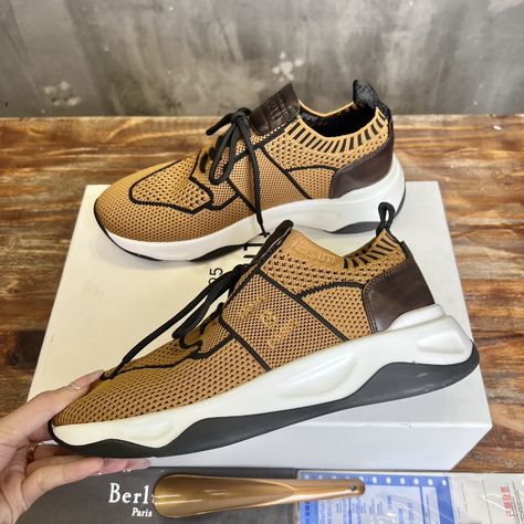 #okify #bagsall #shoes #sneakers #trainers Brown Sneakers, Sneakers For Men, Shoes Sneakers, For Men, Sneakers