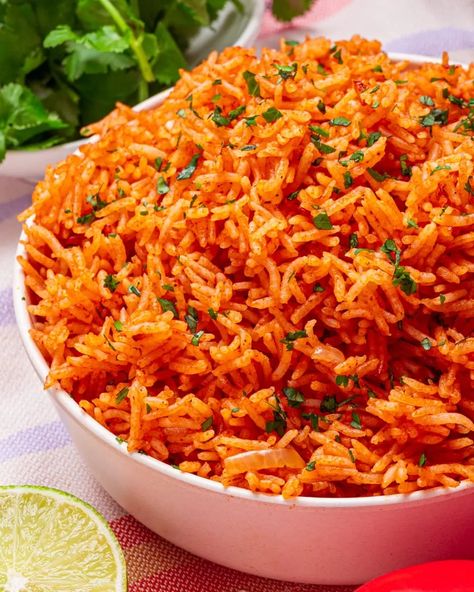 Vegan Mexican Rice (Stove or Instant Pot) - School Night Vegan Vegan Spanish Rice, Vegan Mexican Rice, Instant Pot Mexican Rice, Instant Pot Mexican, Mexican Rice Recipe, Mexican Rice Recipes, Vegetarian Mexican, Vegan Nachos, Vegan Fish