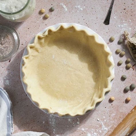 A delicious buttery and flaky recipe for Sourdough Discard Pie Crust - perfect for pies, galettes, pop tarts and more! Sour Cream Pie Crust, Sour Cream Pie, Baking Pie, Butter Pastry, All Butter Pie Crust, Pie Pastry, Hp Sauce, Homemade Pie Crust Recipe, Pie Crust Dough