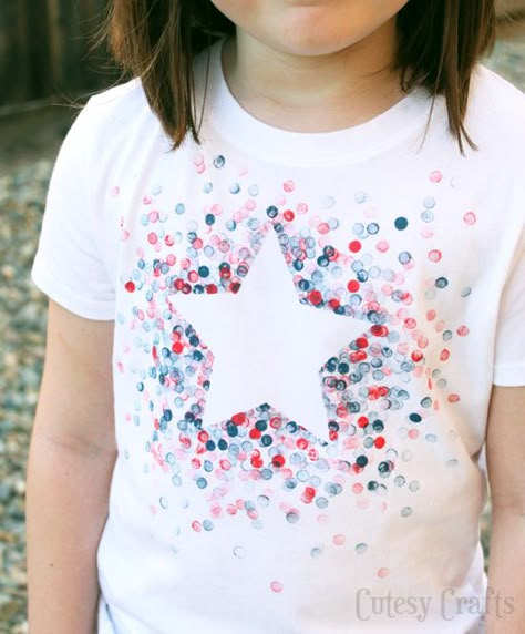 DIY Eraser-Stamped 4th of July Shirt - Made with Freezer Paper and a pencil eraser! Diy Fourth Of July Shirt, Fourth Of July Crafts For Kids, Eraser Stamp, 4th Of July Shirts, Handmade Charlotte, Patriotic Crafts, Fourth Of July Shirts, 4th Of July Outfits, Fun Family Activities