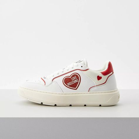 Buy Love Moschino Women’s Sporty Red Print Sneakers for Spring/Summer at gladiator.boutique! Fast US shipping. 100% money back guarantee.