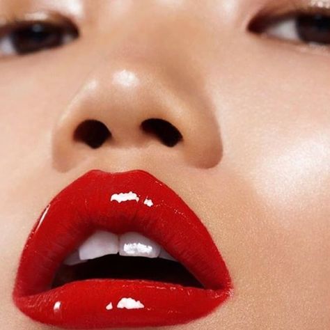 Editorial Lips, Mecca Makeup, Burberry Beauty, Cherry Lips, Magical Makeup, Lip Beauty, Lip Lacquer, Beauty Shoot, Beauty Shots