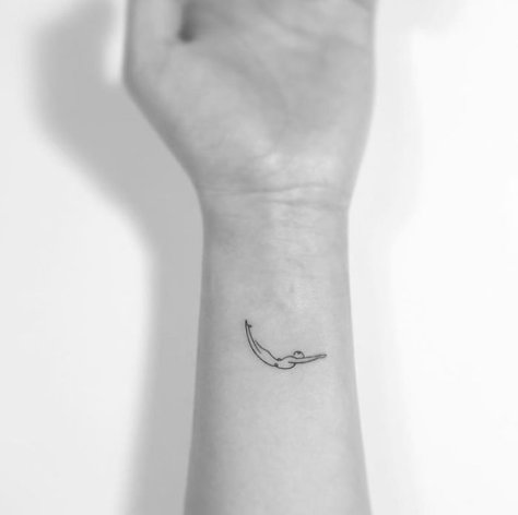 Korean Minimalist Tattoo, Minimalist Tattoo Mermaid, Mermaid Tattoo Minimal, Subtle Mermaid Tattoo, Minimalist Water Tattoo, Swimming Tattoos, Minimal Back Tattoo, Floating Tattoo, Swimmer Tattoo