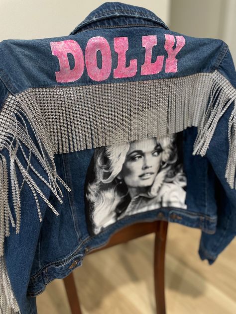 Hand painted jean jacket @punchydenim on instargram Dolly Parton Jean Jacket, Dolly Parton Painted Jacket, Painted Jacket, Painted Jeans, Country Concerts, Painted Denim, Dolly Parton, Jean Jacket, Fun Diys