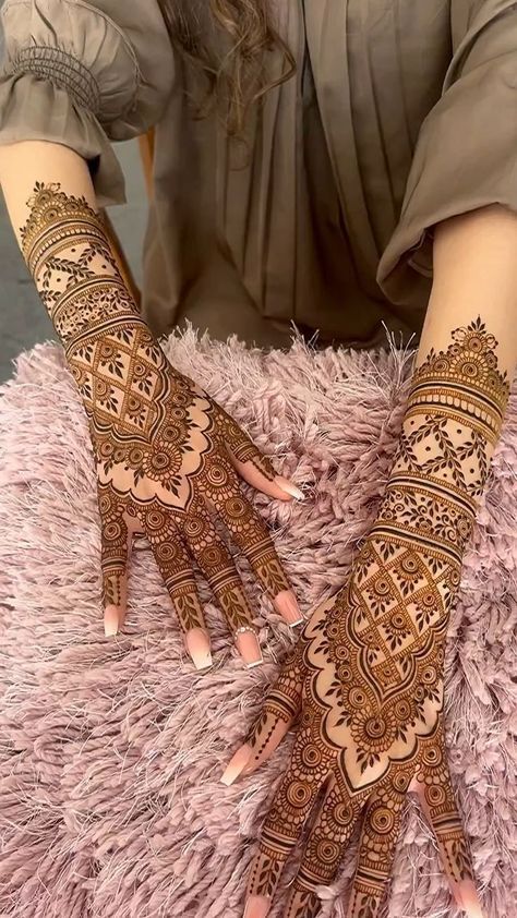 Wedding Henna Designs, Indian Henna Designs, Simple Mehendi Designs, Indian Mehndi Designs, Tato Henna, Eid Mehndi Designs, New Bridal Mehndi Designs, Mehndi Designs Bridal Hands, Bridal Henna Designs