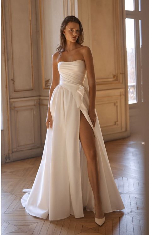 Mikado Gown, Alon Livne, White Bridal Dresses, Kleinfeld Bridal, Fancy Wedding Dresses, Silk Wedding Dress, Wedding Dresses Satin, Wedding Dresses Plus Size, Little White Dresses