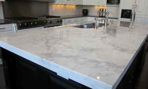 Quartzite countertops bring a visible change to your living space smartly Eased Edge Countertop, Home Depot Countertops, Counter Top Edges, Counter Edges, Inexpensive Countertops, Ogee Edge, Rustic Counter, Laminate Counter, Shaker Style Cabinets