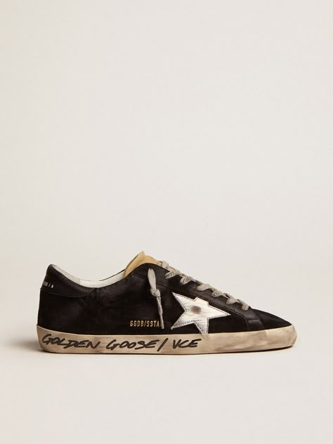 Golden Goose Black, Cold Fashion, Clothes Wishlist, Swag Shoes, Star Sneakers, Super Star, Black Leather Heels, Dream Shoes, Black Logo