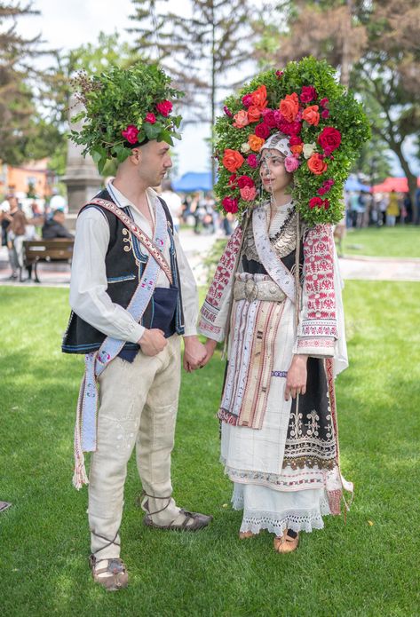 Eastern-European stuff Bulgarian Wedding, Sofia Costume, Bulgarian Clothing, Wedding Clothes, Folk Dresses, Traditional Wedding Dresses, Beltane, Ethnic Dress, Eastern European