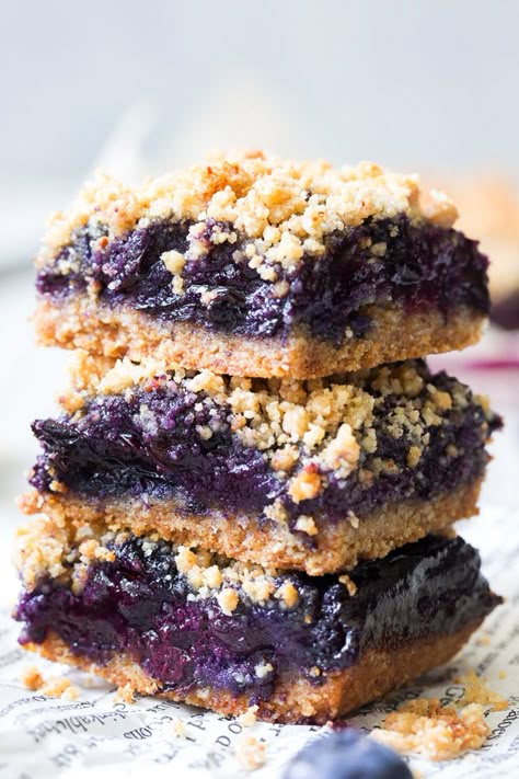 These paleo and vegan blueberry crumb bars are gooey sweet and totally addicting! They’re a great treat to have around for a heathy snack or dessert. Blueberry Crumb Bars, Paleo Running Momma, Heathy Snack, Blueberry Crumble Bars, Blueberry Bars, Crumb Bars, Paleo Baking, Crumble Bars, Blueberry Crumble