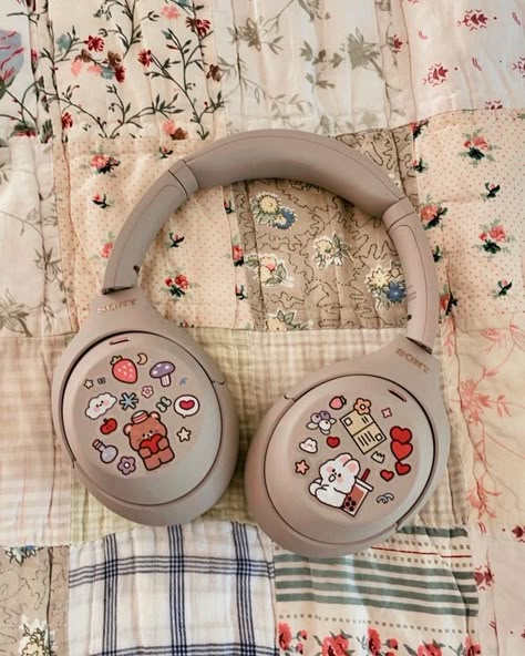 Sony Xm4 Decoration, Decorated Sony Headphones, Korean Headphones, Headphone Decoration Ideas, Headphone Deco, Decorated Headphones, Headphone Ideas, Sony Xm4, Headphone Decoration