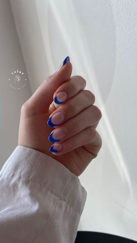 Royal Blue Acrylic Nails Round, Cobalt Blue French Tip Nails Almond, Short Sapphire Blue Nails, Cobalt French Nails, Cobalt Blue Tip Nails, Bahama Blue Nails, Summer Nails Electric Blue, Dark Blue Nail Inspo Short, Royal Blue Almond French Tip