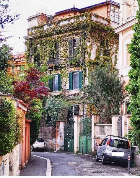 Trieste Salario neighborhood guide: all you need to know about one of Rome's prettiest districts - Mama Loves Rome Rome City Aesthetic, Rome Metro, Rome Tips, Trastevere Rome Photography, 2 Days In Rome, Travestere Rome, Rome Catacombs, Rome Guide, Rome Neighborhoods