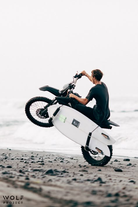 Motorcycle Beach, Beach Motorcycle, Surf Bike, Surfer Vibes, Surf Aesthetic, Men Lifestyle, Scrambler Motorcycle, Surfboard Design, Vintage Motocross