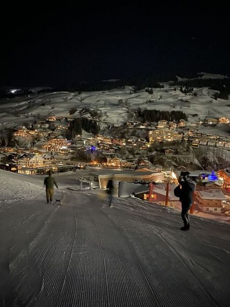 Skiing At Night Aesthetic, Colorado In The Winter, Winter Trip With Friends, Austria Skiing Aesthetic, Snow Mobile Aesthetic, Austria Aesthetic Winter, Ski Vacation Aesthetic, Ski Resort Aesthetic, Austria Skiing